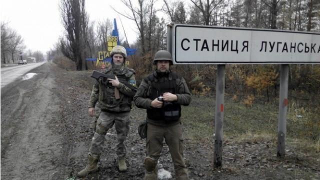 Двоє бійців поранені у Станиці Луганській 