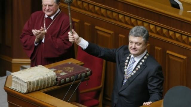 Порошенко показав відео про самого себе