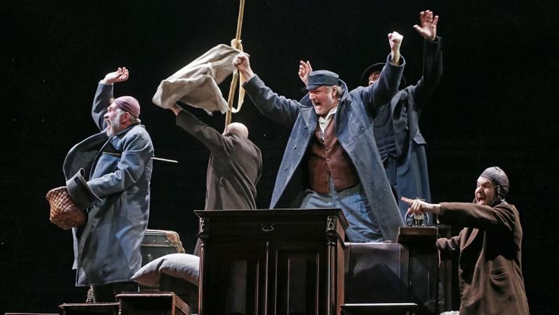 Російський театр зустріли у США пікетом через анексію Криму Російський театр зустріли у США пікетом через анексію Криму