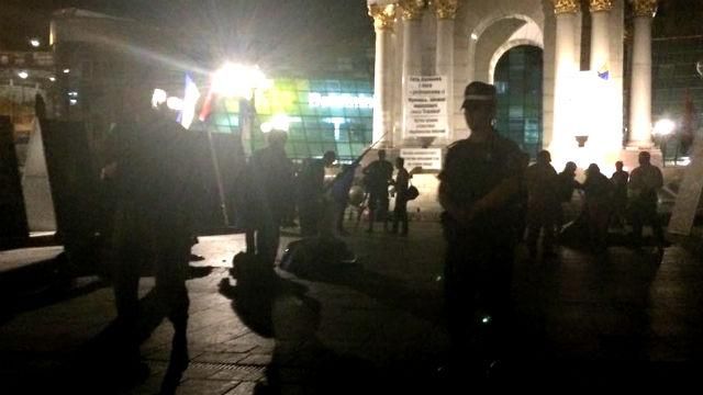 На Майдані знесли усі намети, на Інститутській — вибух, — соцмережі На Майдані знесли усі намети, на Інститутській — вибух, — соцмережі