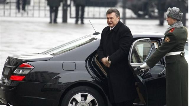 Янукович продает ворованные  машины из Донбасса, — СМИ