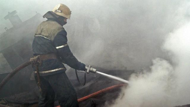 Деталі пожежі на нафтобазі під Києвом: 4 людини у важкому стані 