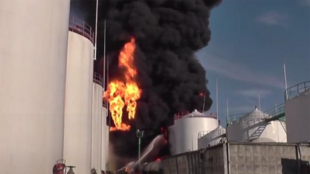 Пожар на нефтебазе мог произойти при перекачке нефтепродуктов, — МВД