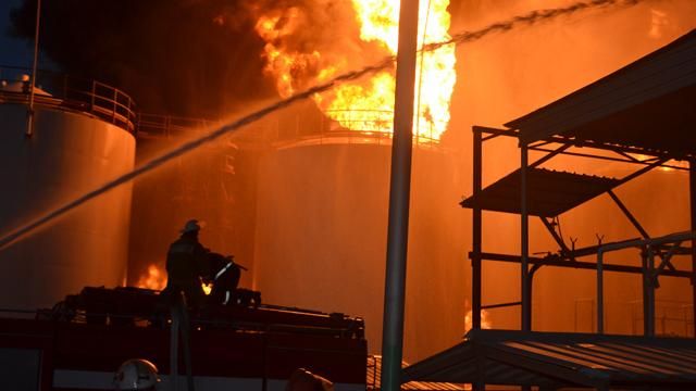 Пожежа на нафтосховищі: Одна людина загинула Пожежа на нафтосховищі: Одна людина загинула