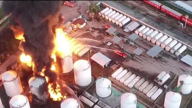 Шкиряк озвучил версии пожара на нефтебазе Шкиряк озвучил версии пожара на нефтебазе