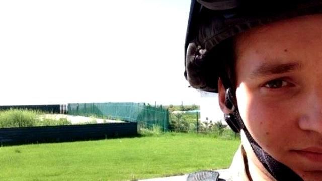 Українці освіченіші від росіян, вони не довіряють владі, — росіянин, що воює в "Азові" Українці освіченіші від росіян, вони не довіряють владі, — росіянин, що воює в "Азові"