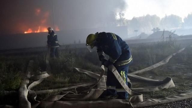 ТОП-новини. Пожежа на нафтобазі поблизу Києва, повінь у Сімферополі, новий суд над Пукачем