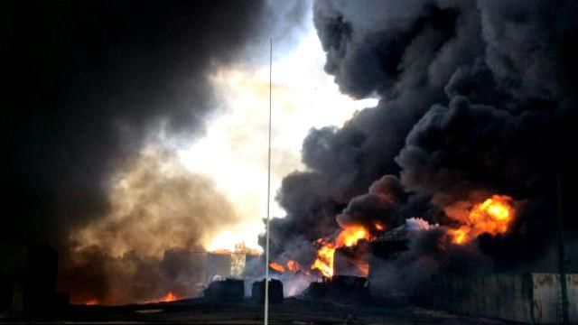 Нафтобаза загорілась, бо власники "бодяжили" бензин, — журналіст