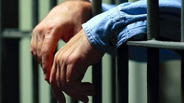 Двое заключенных захватили в заложники охранника в колонии в Одесской области