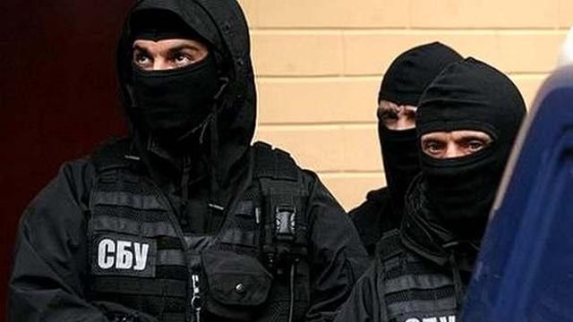 СБУ зловила прикордонника, який працював на "ЛНР" СБУ зловила прикордонника, який працював на "ЛНР"