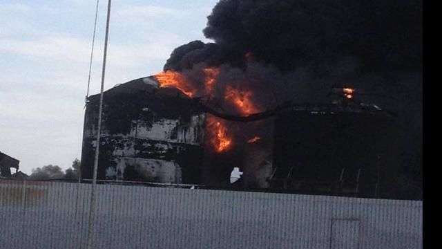 Пожар под Киевом: есть угроза очередного взрыва Пожар под Киевом: есть угроза очередного взрыва