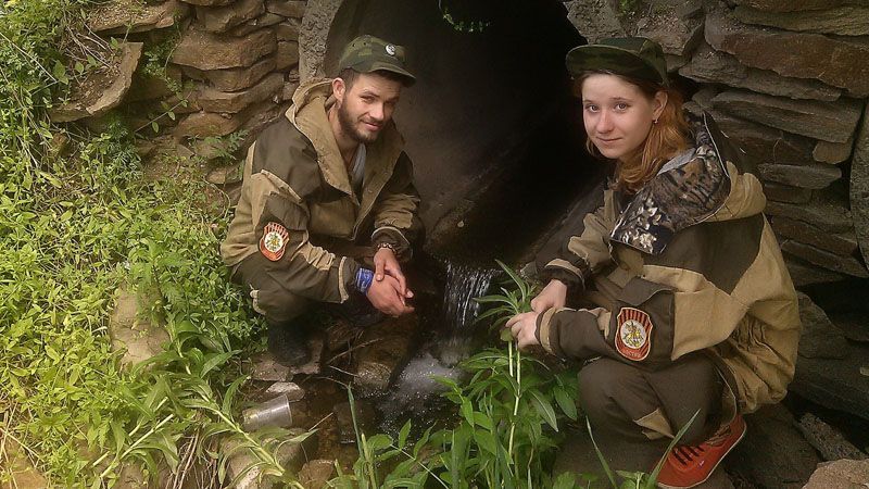 Шокуючі кадри: вагітна сепаратистка фотографується з відрізаною головою (18+) Шокуючі кадри: вагітна сепаратистка фотографується з відрізаною головою (18+)