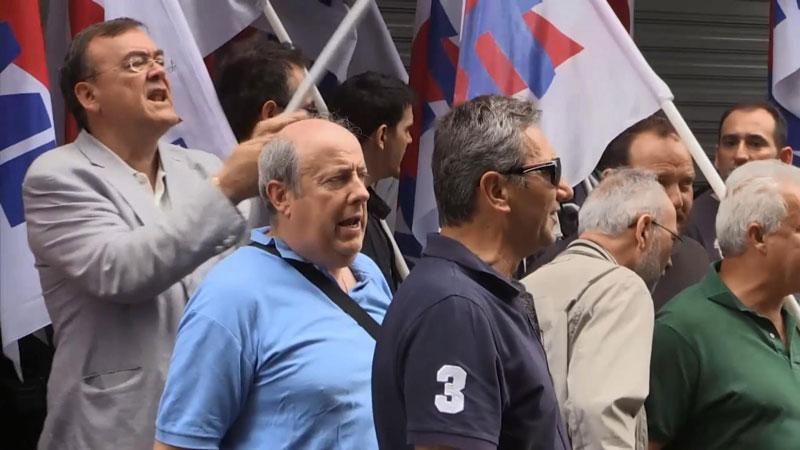 Коммунисты подняли голову в Греции Коммунисты подняли голову в Греции