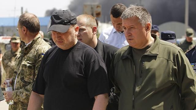 Владельцы нефтебазы бежали в Россию, — Турчинов Владельцы нефтебазы бежали в Россию, — Турчинов