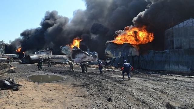 Следствие рассматривает версию умышленного поджога нефтебазы Следствие рассматривает версию умышленного поджога нефтебазы