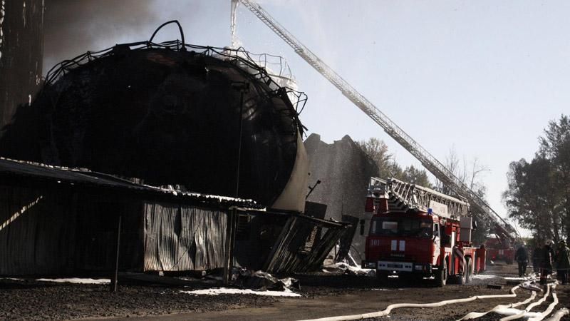 Пожар под Киевом успокаивается: фото тлеющей катастрофы Пожар под Киевом успокаивается: фото тлеющей катастрофы