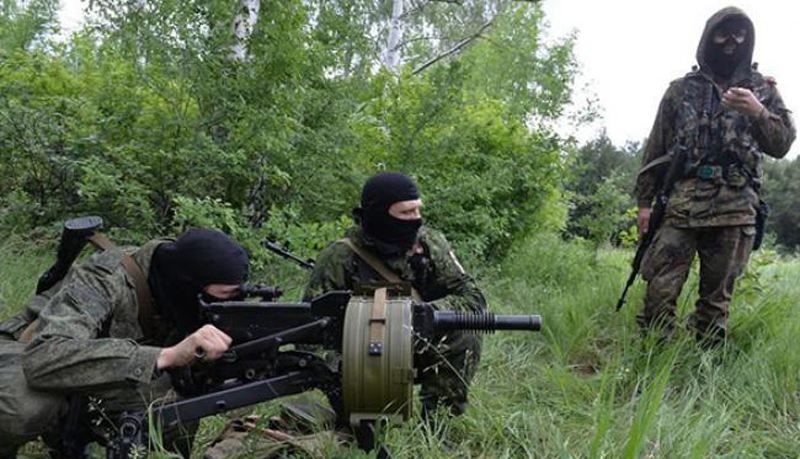 Бойовики влаштували затяжний бій на Луганщині: є поранені військові