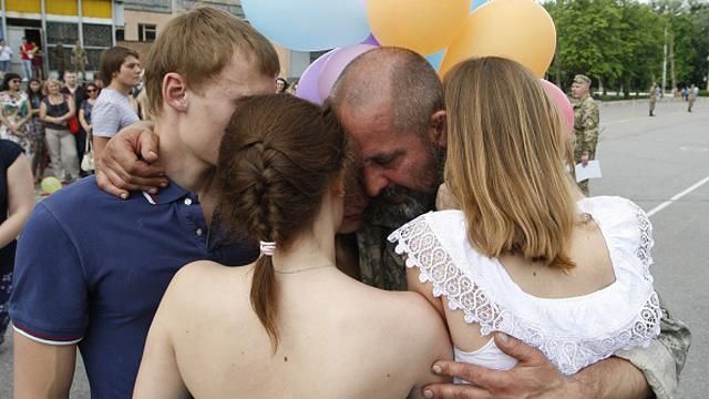 Порошенко підписав указ про демобілізацію у липні-вересні Порошенко підписав указ про демобілізацію у липні-вересні