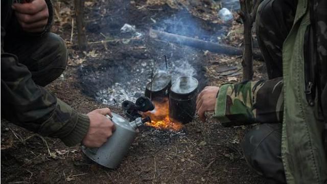 Бойцов в зоне АТО будут больше кормить мясом и яйцами