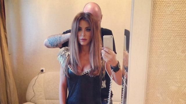 Ани Лорак возмущена, что на ее концерте в Беларуси отключили свет Ани Лорак возмущена, что на ее концерте в Беларуси отключили свет