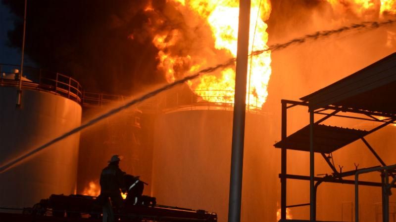 Між директором нафтобази та головним надзвичайником стався конфлікт Між директором нафтобази та головним надзвичайником стався конфлікт