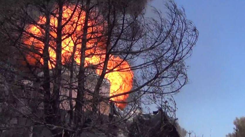 Нафтобаза під Києвом до і після страшної пожежі