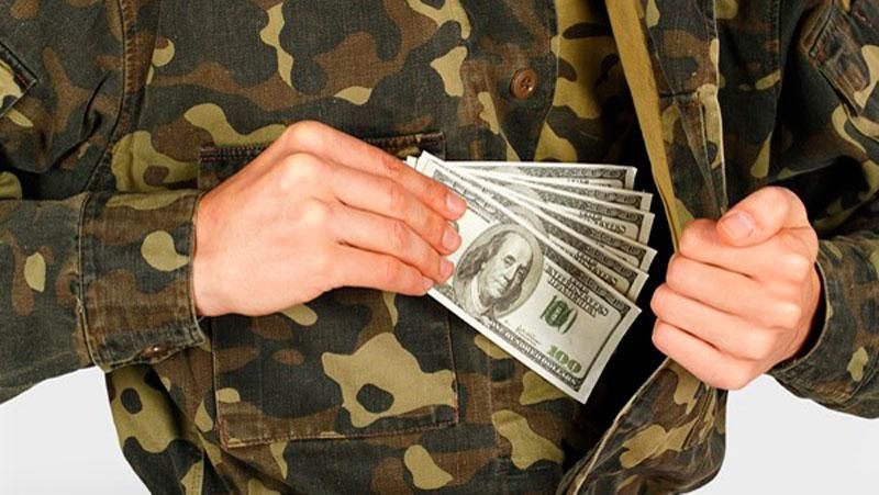 Суд "отмазал" от тюрьмы циничного военного комиссара-взяточника Суд "отмазал" от тюрьмы циничного военного комиссара-взяточника