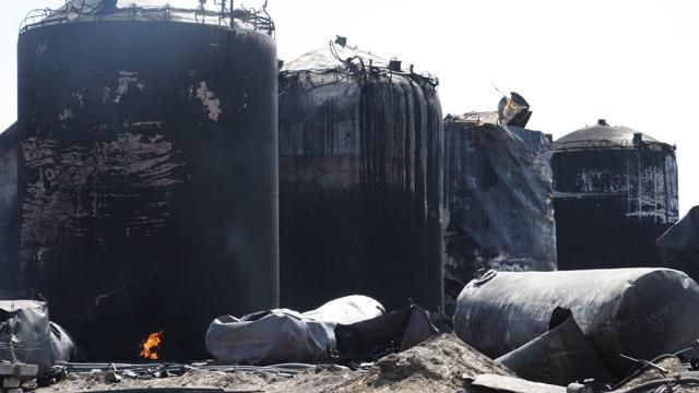 Яценюк признался, сколько миллионов ушло на тушение пожара под Киевом Яценюк признался, сколько миллионов ушло на тушение пожара под Киевом