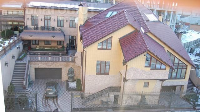 Курченко жил в доме депутата из "Батькивщины" Курченко жил в доме депутата из "Батькивщины"