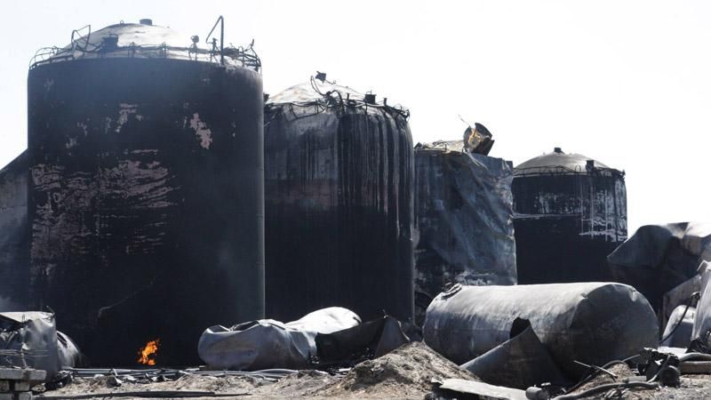 На нефтебазе под Киевом до сих пор горит бензин