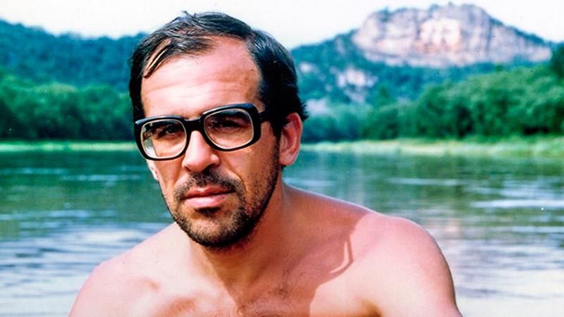 Лавров "завел" интернет поеданием супа в студенческой столовой Лавров "завел" интернет поеданием супа в студенческой столовой