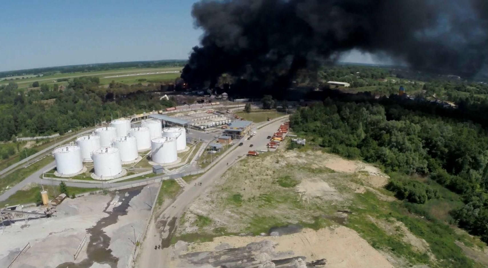 Відкритого вогню на нафтобазі вже немає Відкритого вогню на нафтобазі вже немає