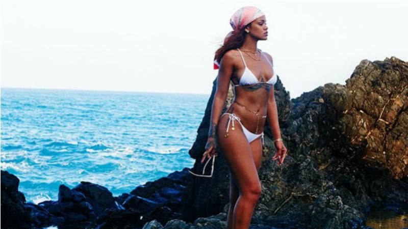 Голлівудські зірки демонструють фігури у купальниках Голлівудські зірки демонструють фігури у купальниках