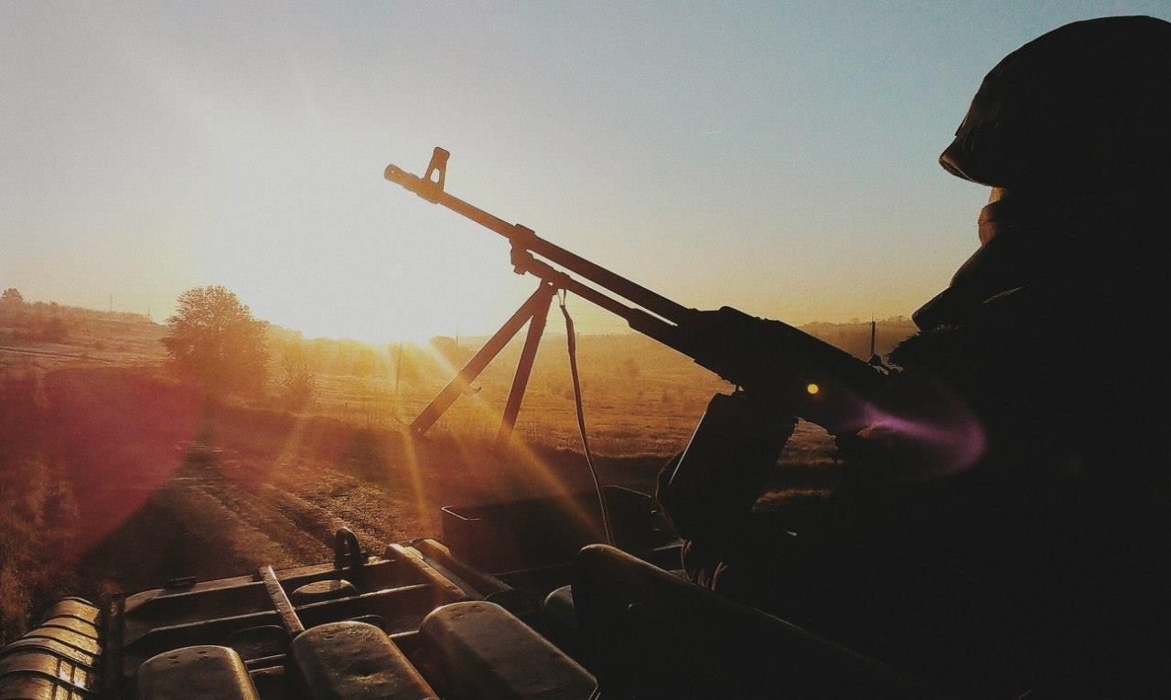 Військова романтика. "Азов" показав зворушливі фото з фронту Військова романтика. "Азов" показав зворушливі фото з фронту