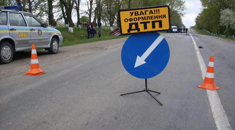 Дівчата потрапили у смертельну ДТП після гулянки під Києвом Дівчата потрапили у смертельну ДТП після гулянки під Києвом