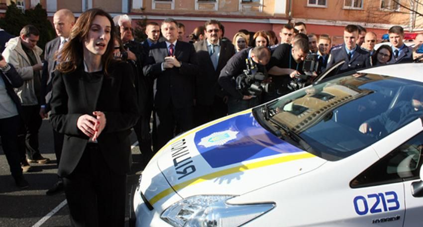 Стало відомо, скільки зароблятиме патрульна поліція Стало відомо, скільки зароблятиме патрульна поліція