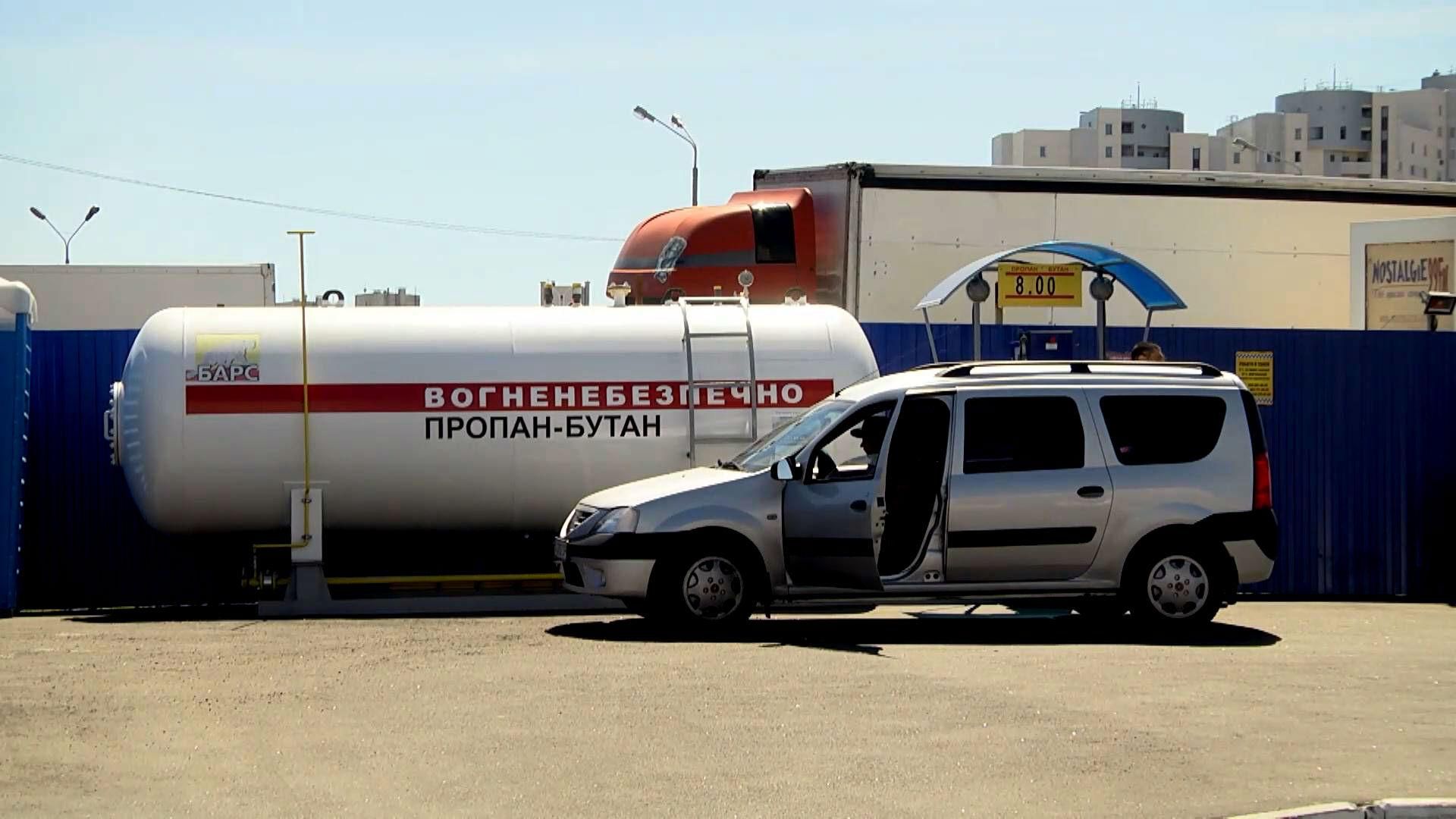 В Киеве началась война против незаконных АЗС