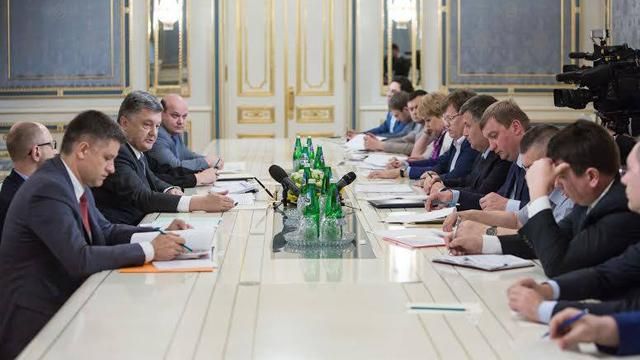 Порошенко рассказал, что нужно сделать для безвизового режима с ЕС Порошенко рассказал, что нужно сделать для безвизового режима с ЕС