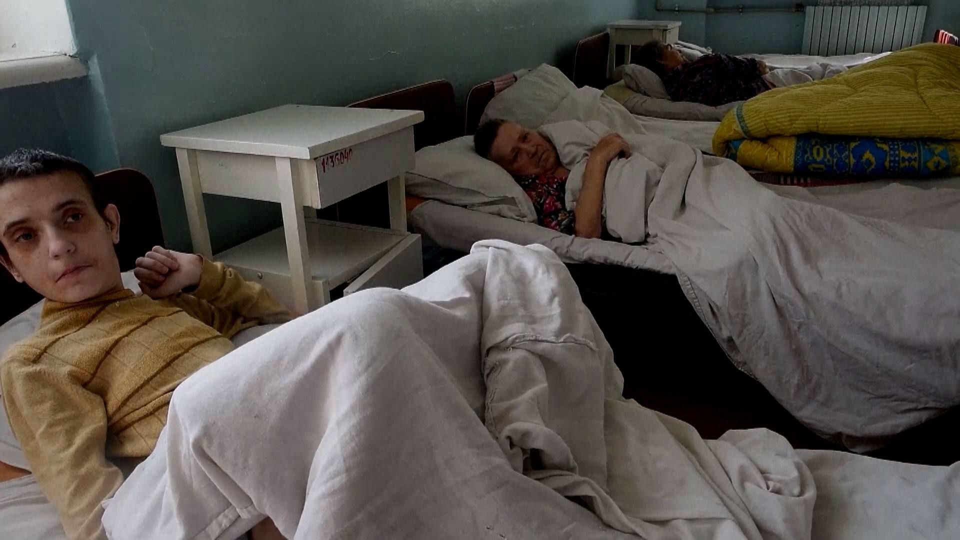 Блокада Донбасу вб'є немічних українців Блокада Донбасу вб'є немічних українців