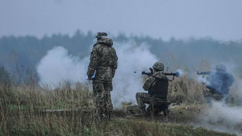 Бойовики ведуть потужний артобстріл міста Золоте