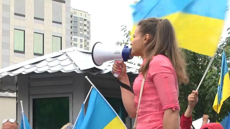 Російські ЗМІ: українці нібито вимагають американців залишити Донбас