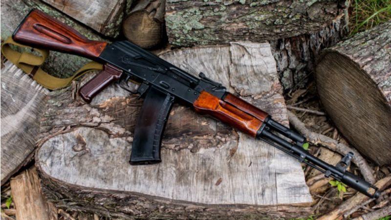 Бійці "Торнадо" погрожують стріляти і замінували базу, — військовий прокурор Бійці "Торнадо" погрожують стріляти і замінували базу, — військовий прокурор