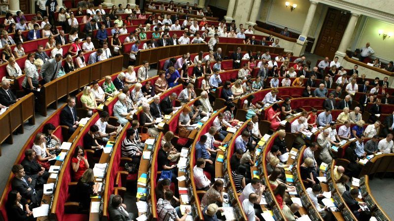 Конституционный Суд разрешил лишать депутатов неприкосновенности Конституционный Суд разрешил лишать депутатов неприкосновенности