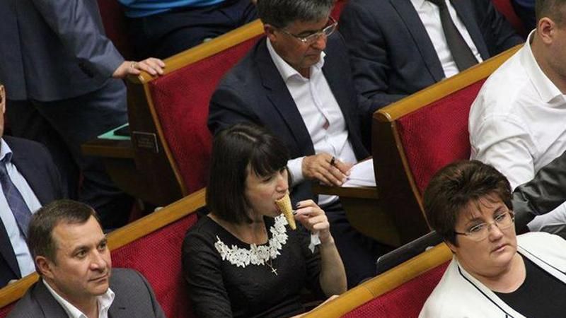 ТОП-новости: от Саакашвили бегут взяточники, Чорновол лакомится мороженым ТОП-новости: от Саакашвили бегут взяточники, Чорновол лакомится мороженым