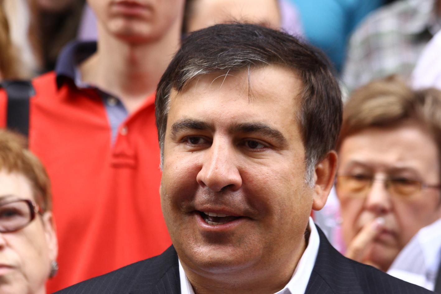 Саакашвили обещает ездить в маршрутках, пока не отремонтирует одесские дороги