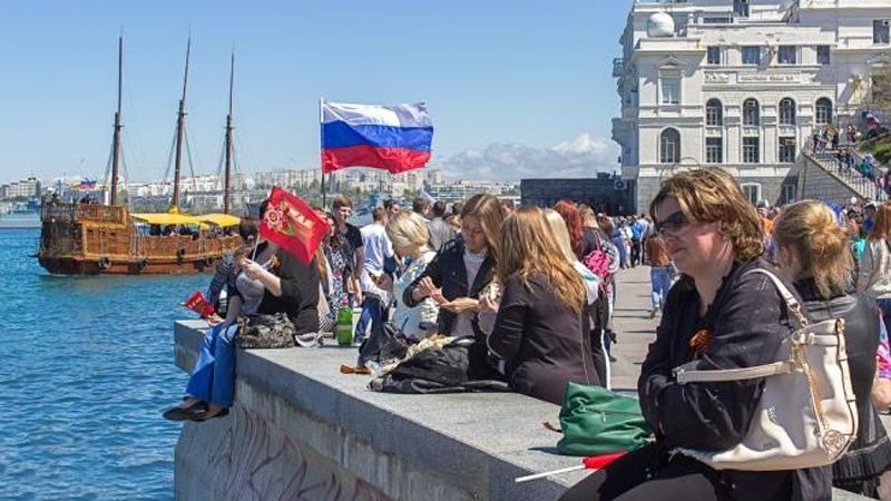 Крим — це бомба повільної дії, яка може розвалити Росію, — російський політолог