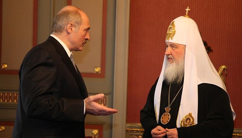 Патріарх Кирил назвав себе головним миротворцем для України