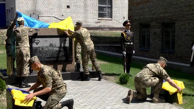 В Киеве появилась Аллея славы бойцов, которые защищали Дебальцево