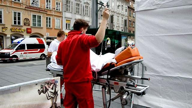 Ужасная авария в Австрии: водитель сознательно "протаранил" толпу