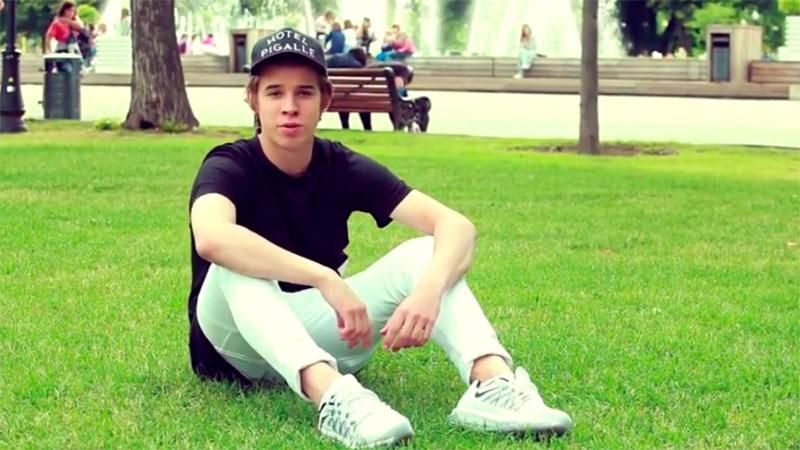 Скандальное видео: на что готовы россиянки ради денег (18+) Скандальное видео: на что готовы россиянки ради денег (18+)